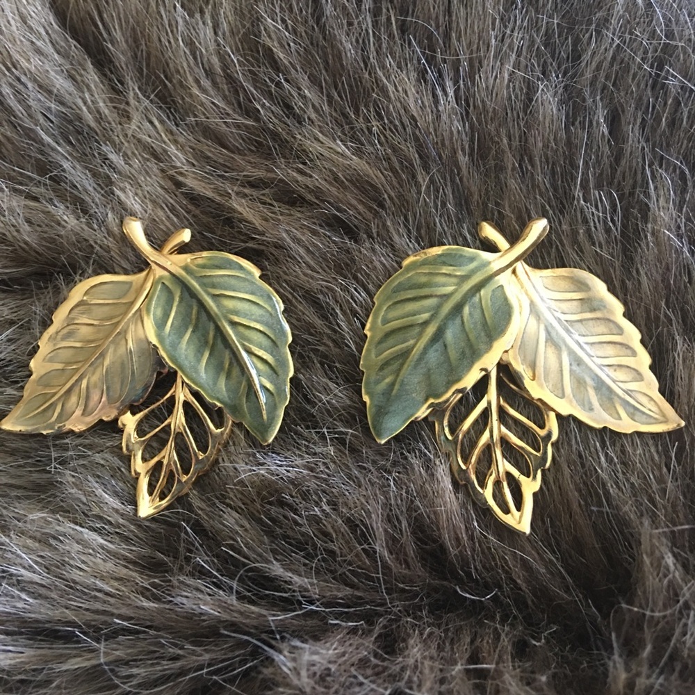 Vintage 80s multi tone leaf pierced earrings